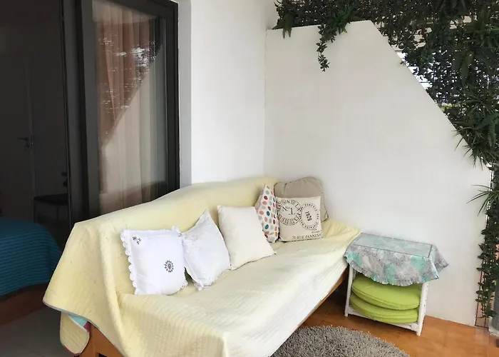 本格玛尔度假屋 *
